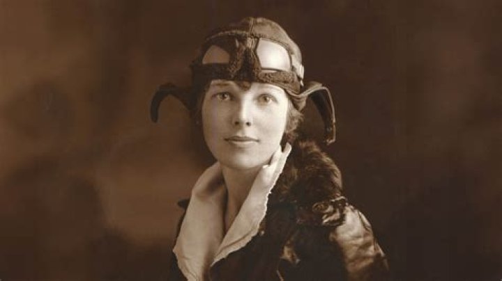 Amelia Earhart Biography, Age, Height, Husband, Net Worth, Family