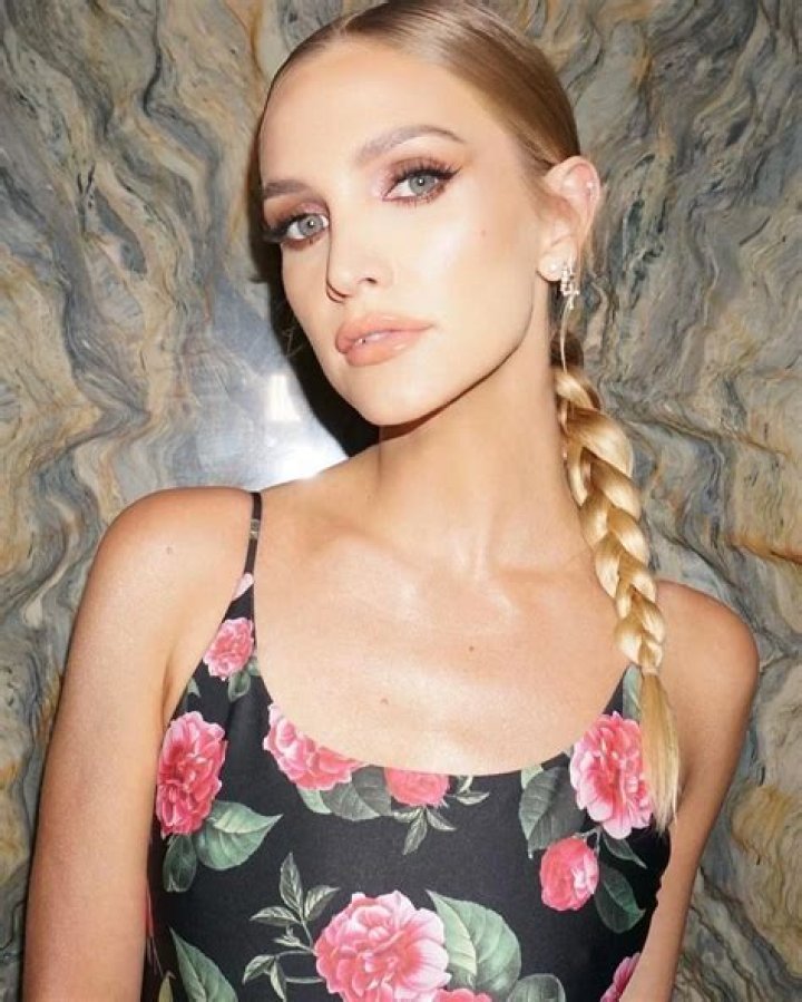 Ashlee Simpson Biography, Age, Height, Husband, Net Worth, Family