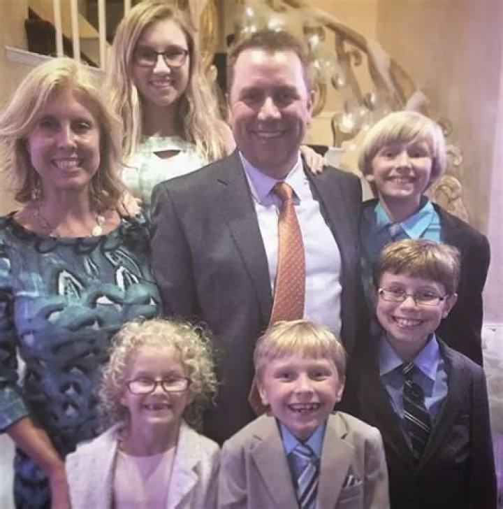 Bob Wischusen Biography, Age, Height, Wife, Net Worth, Family