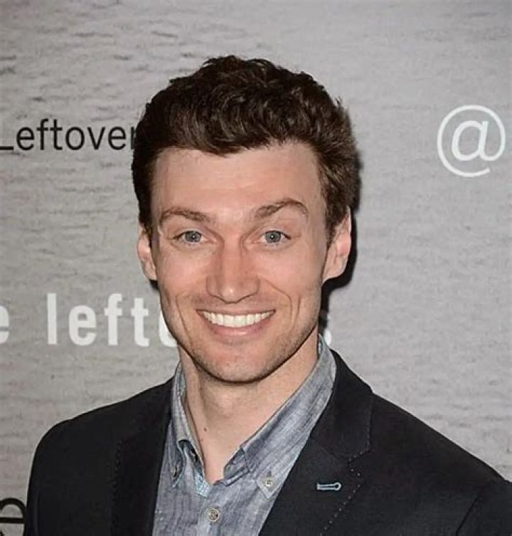 Bryce Pinkham Biography, Age, Height, Wife, Net Worth, Family