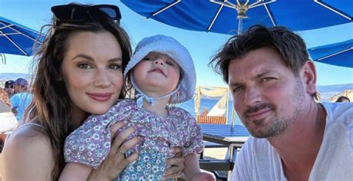 Chelsea Hobbs biografía, edad, altura, esposa, net worth, familia