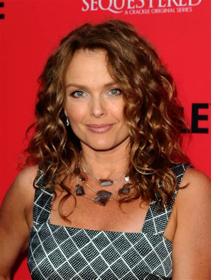 Dina Meyer Biography, Age, Height, Husband, Net Worth, Family