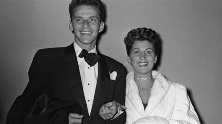 Frank Sinatra Biography, Age, Height, Wife, Net Worth, Family