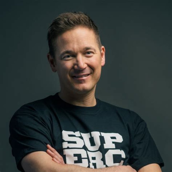 Ilkka Paananen biografía, edad, altura, esposo, net worth, familia