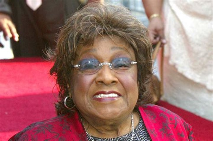 Isabel Sanford biografía, edad, altura, esposa, net worth, familia