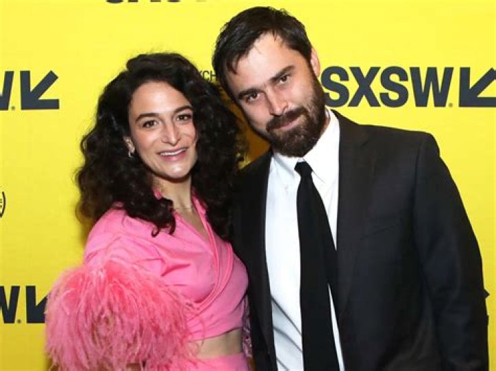 Jenny Slate Biography, Age, Height, Husband, Net Worth, Family