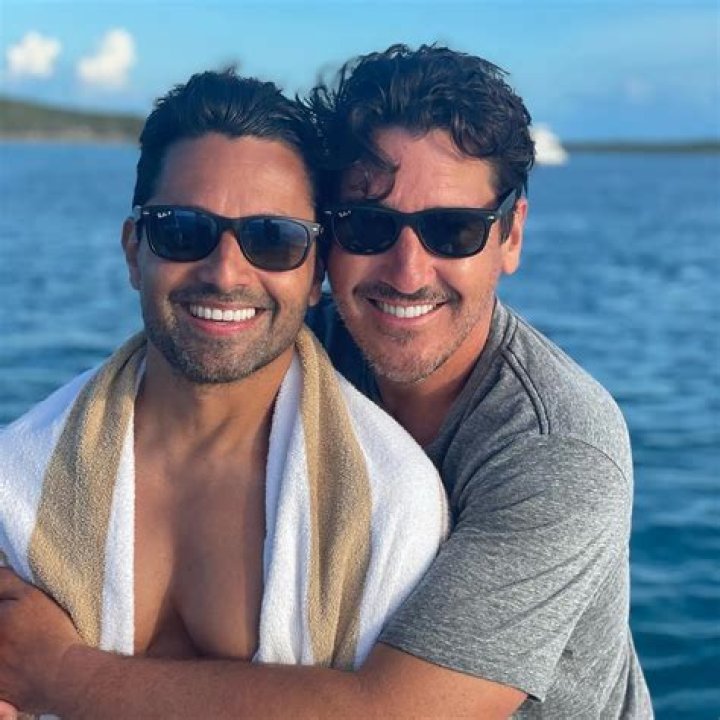 Jonathan Knight Biography, Age, Height, Wife, Net Worth, Family