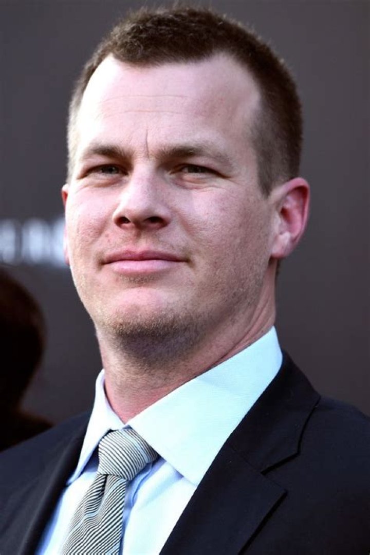 Jonathan Nolan Biography, Age, Height, Wife, Net Worth, Family