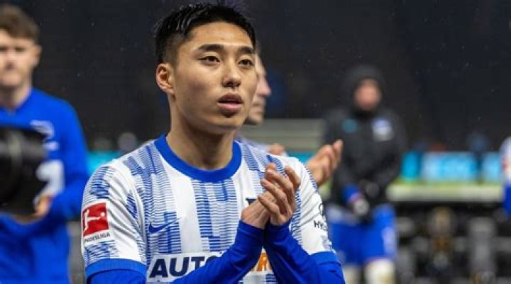 Lee Dong-jun Biography, Age, Height, Wife, Net Worth, Family