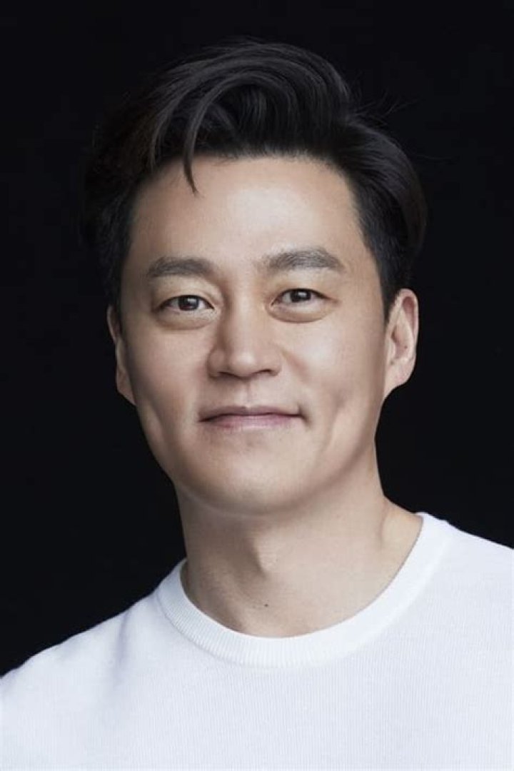 Lee Seo-jin biografía, edad, altura, esposo, net worth, familia