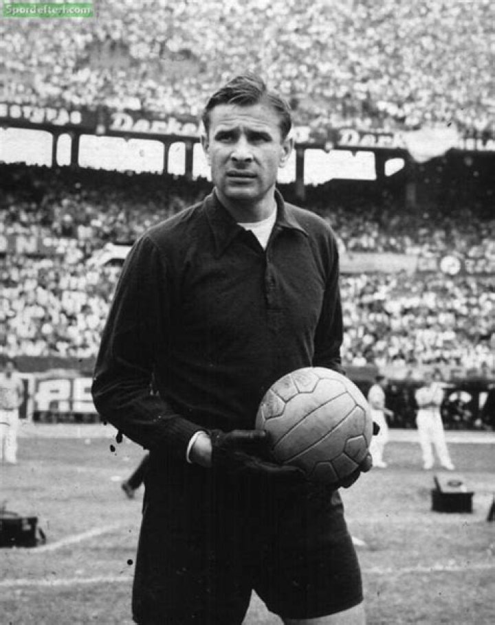 Lev Yashin Biography, Age, Height, Wife, Net Worth, Family