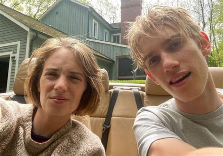 Maya Hawke Biography, Age, Height, Husband, Net Worth, Family