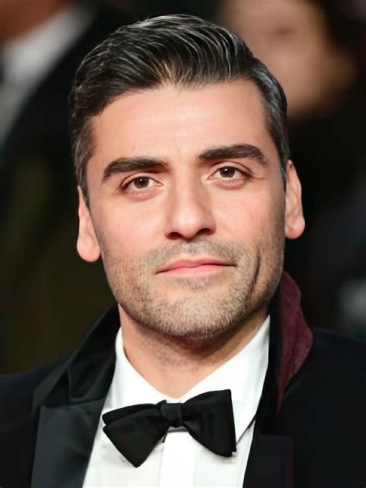 Oscar Isaac Biography, Age, Height, Wife, Net Worth, Family