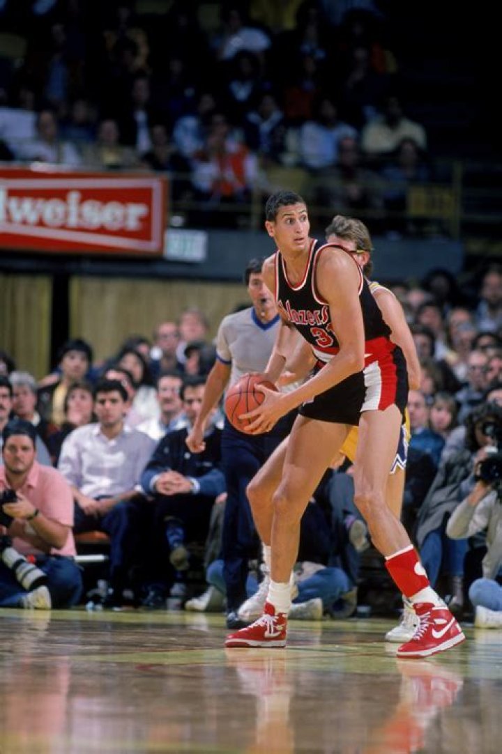 Sam Bowie Biography, Age, Height, Wife, Net Worth, Family