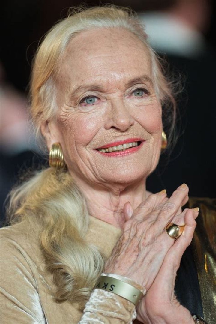 Shirley Eaton Biography, Age, Height, Husband, Net Worth, Family