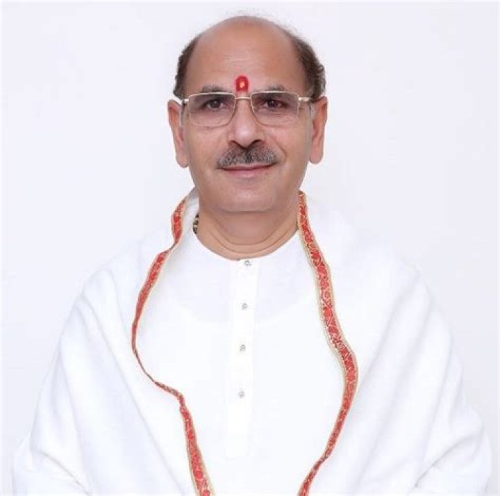 Sudhanshu Ji Maharaj Biography, Age, Height, Wife, Net Worth, Family