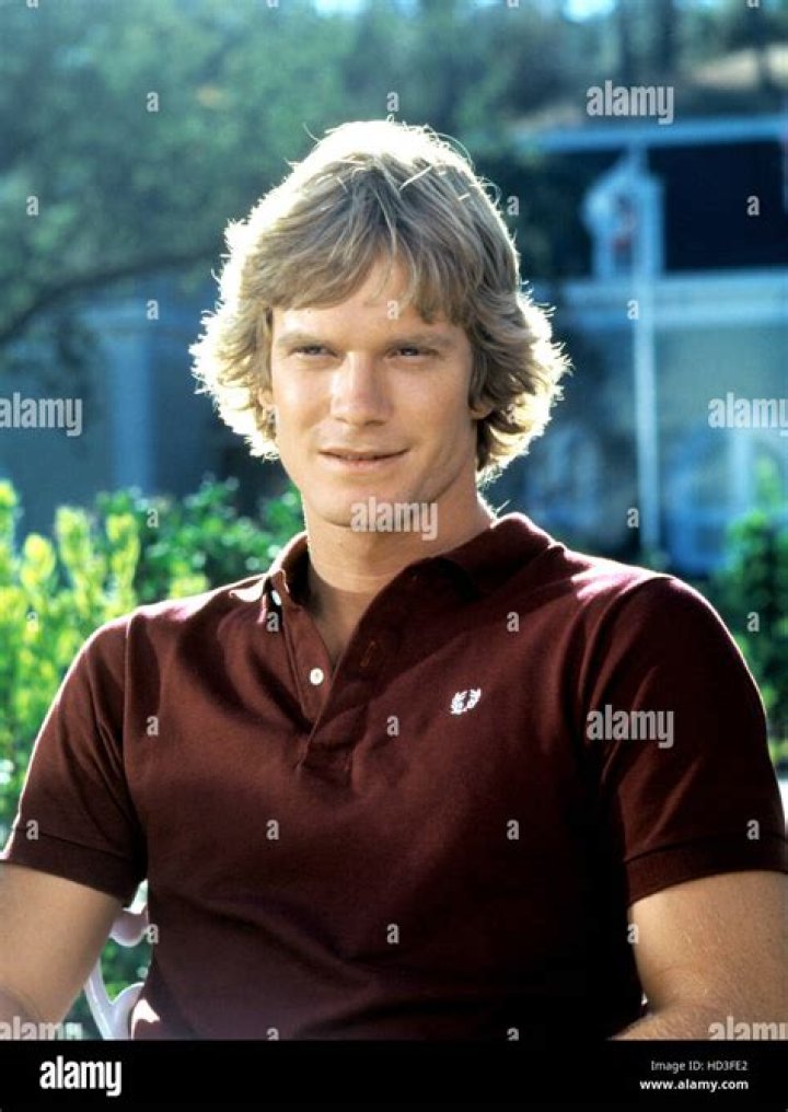 William R. Moses biografía, edad, altura, esposo, net worth, familia